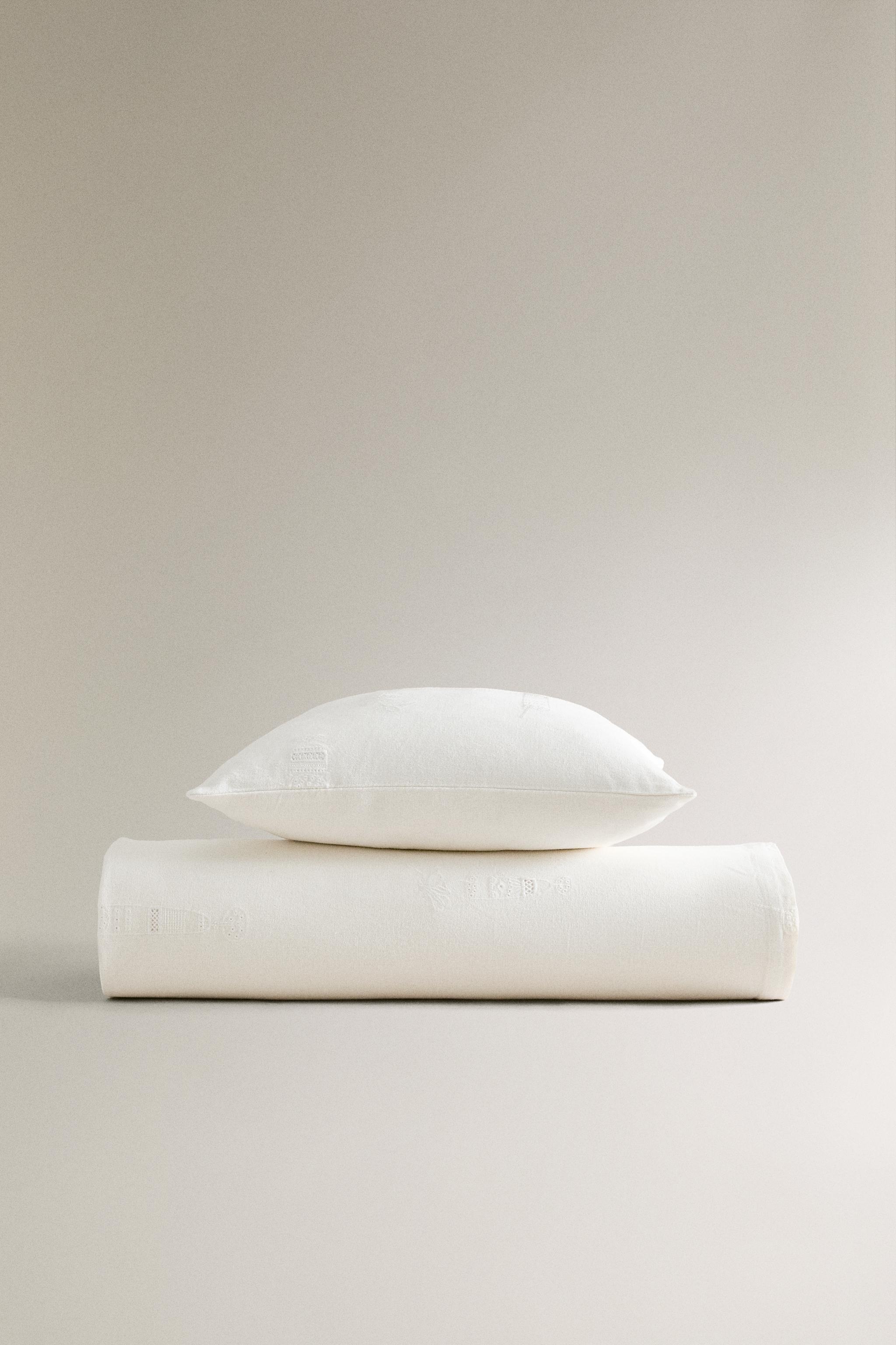 EMBROIDERED LINEN BEDSPREAD